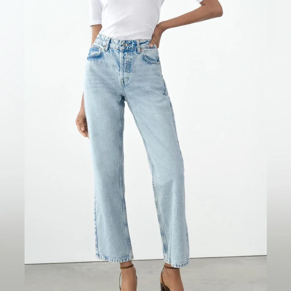 Zara Mid Rise Jean - Picture 1 of 6